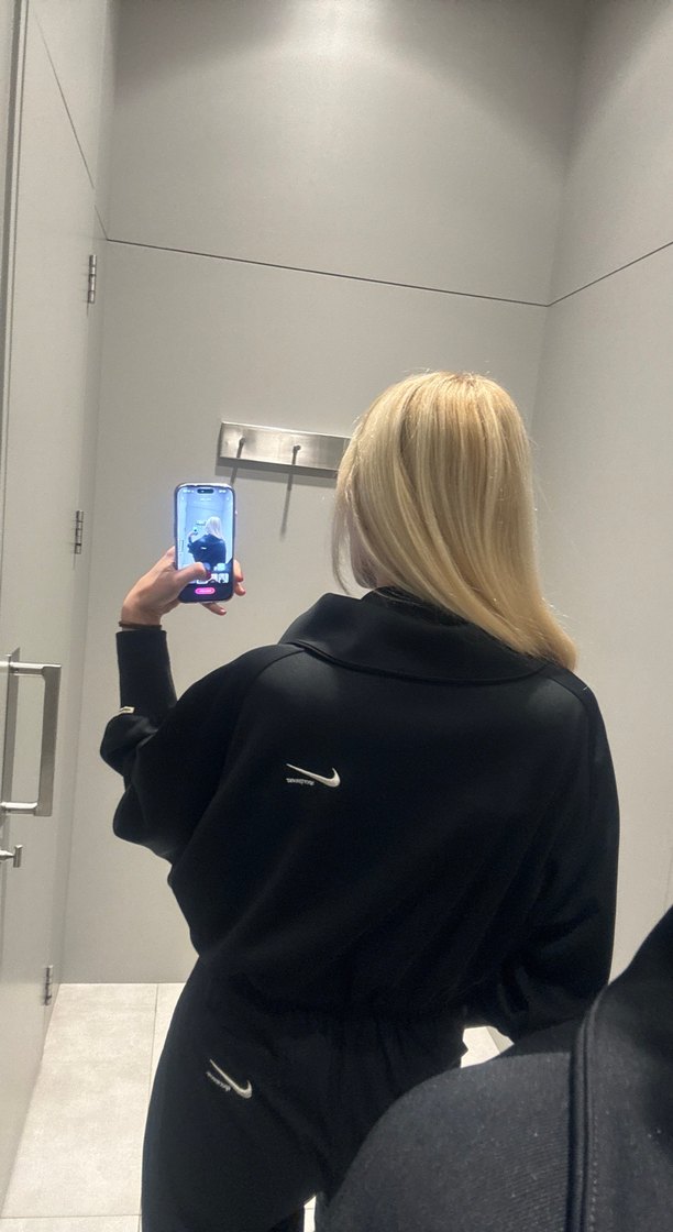 Siyah Yüksek Yakalı Nike Kadın Ceket - Görsel 3