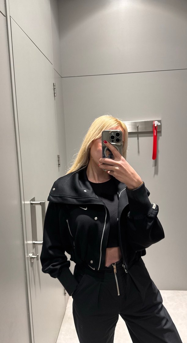 Siyah Yüksek Yakalı Nike Kadın Ceket - Görsel 5