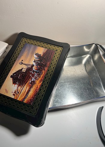 Vintage tablolu teneke kutu - Görsel 3