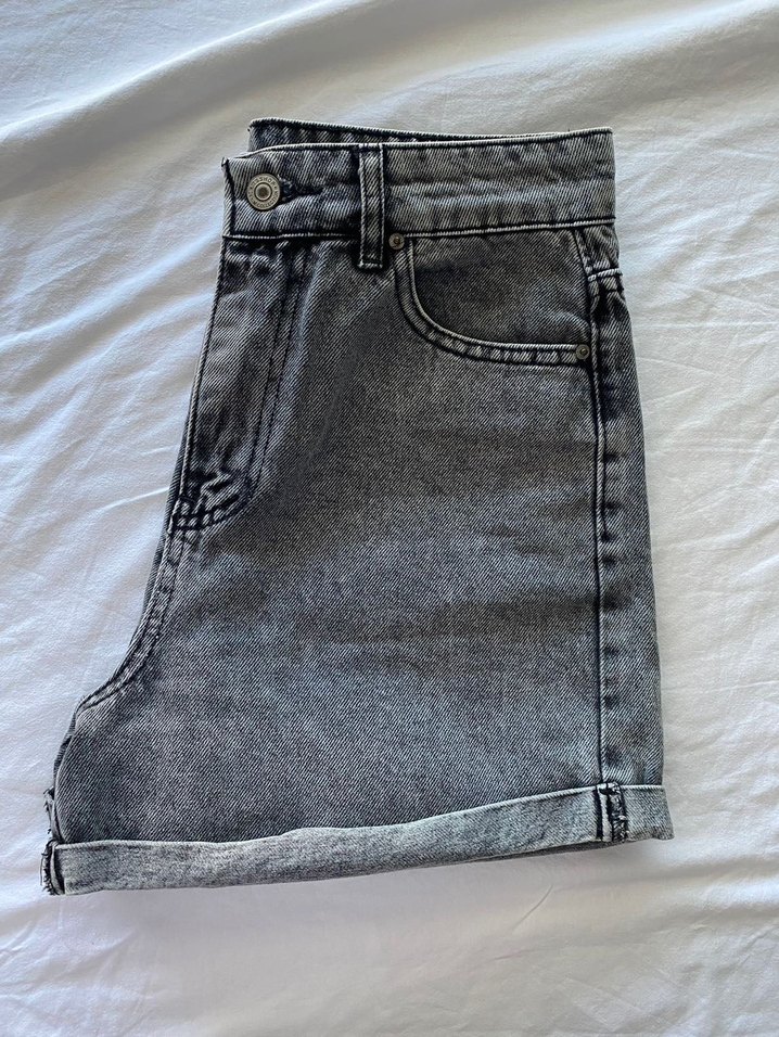 Gri Mini Kadın Denim Şort - Görsel 3
