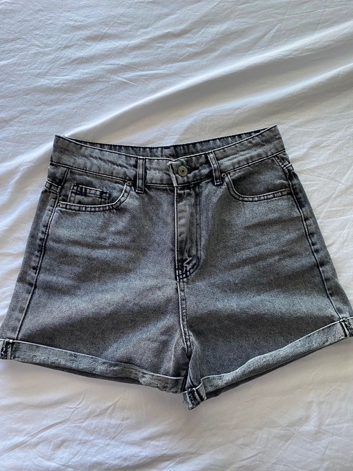 Gri Mini Kadın Denim Şort - Görsel 2