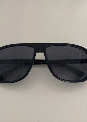 Siyah Minimalist Kadın Güneş Gözlüğü - Görsel 4