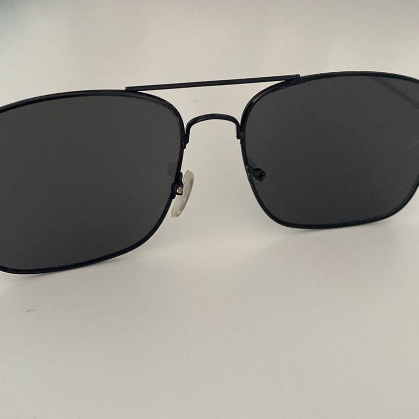 Siyah Minimalist Kadın Güneş Gözlüğü - Görsel 3