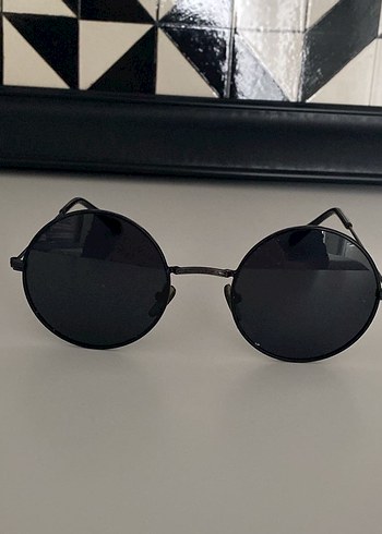 Siyah Minimalist Gotik Yuvarlak Güneş Gözlüğü - Görsel 3
