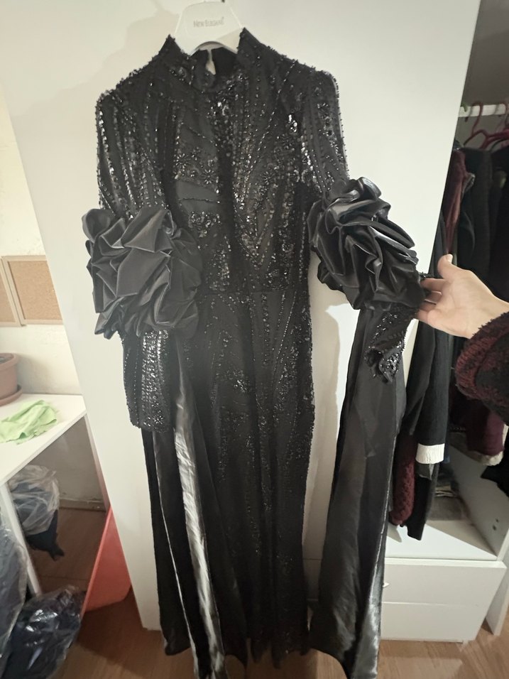 Uzun Siyah Gotik Kadın Elbise - Görsel 5