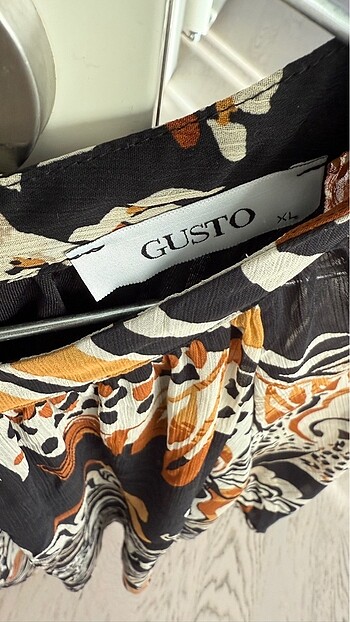 xl Beden Gusto XL bluz