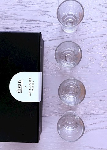 Divan x Aydan Öner 4'lü Shot Bardağı Seti