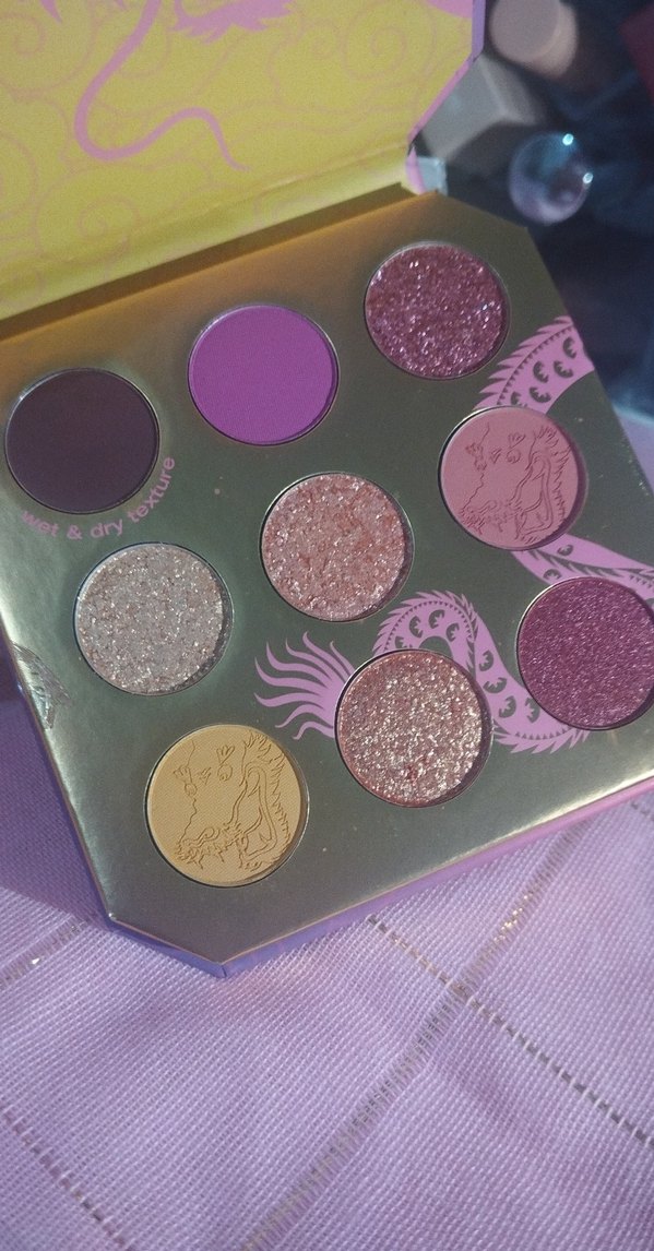 Essence Love Luck & Dragons Far Paleti - Görsel 2