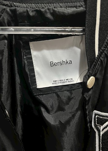 Siyah Düğmeli Kadın Bomber Ceket - Görsel 4