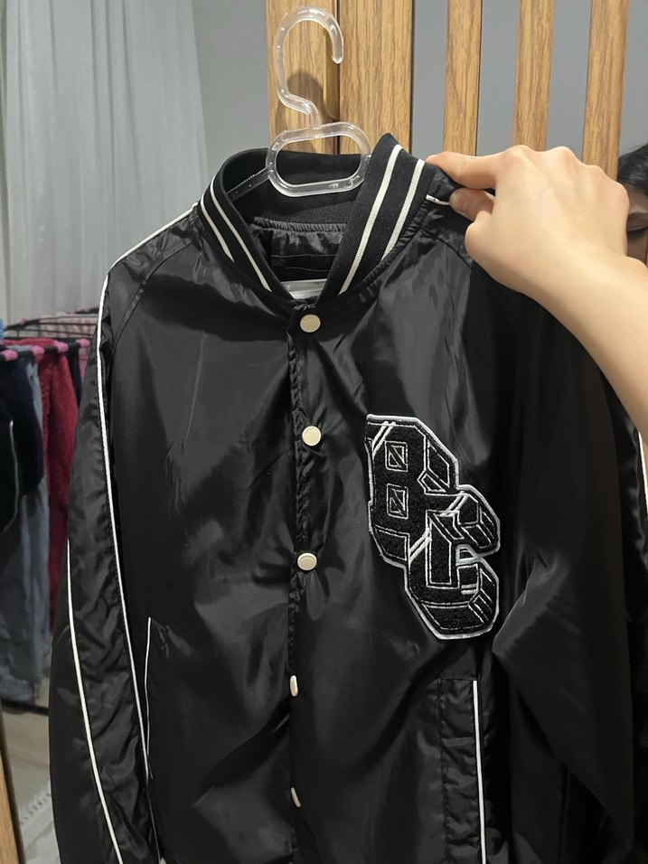 Siyah Düğmeli Kadın Bomber Ceket - Görsel 3