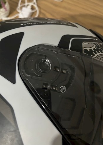 Beyaz Siyah Baskılı Motosiklet Kaskı - Görsel 9