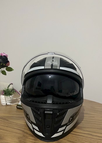 Beyaz Siyah Baskılı Motosiklet Kaskı - Görsel 5