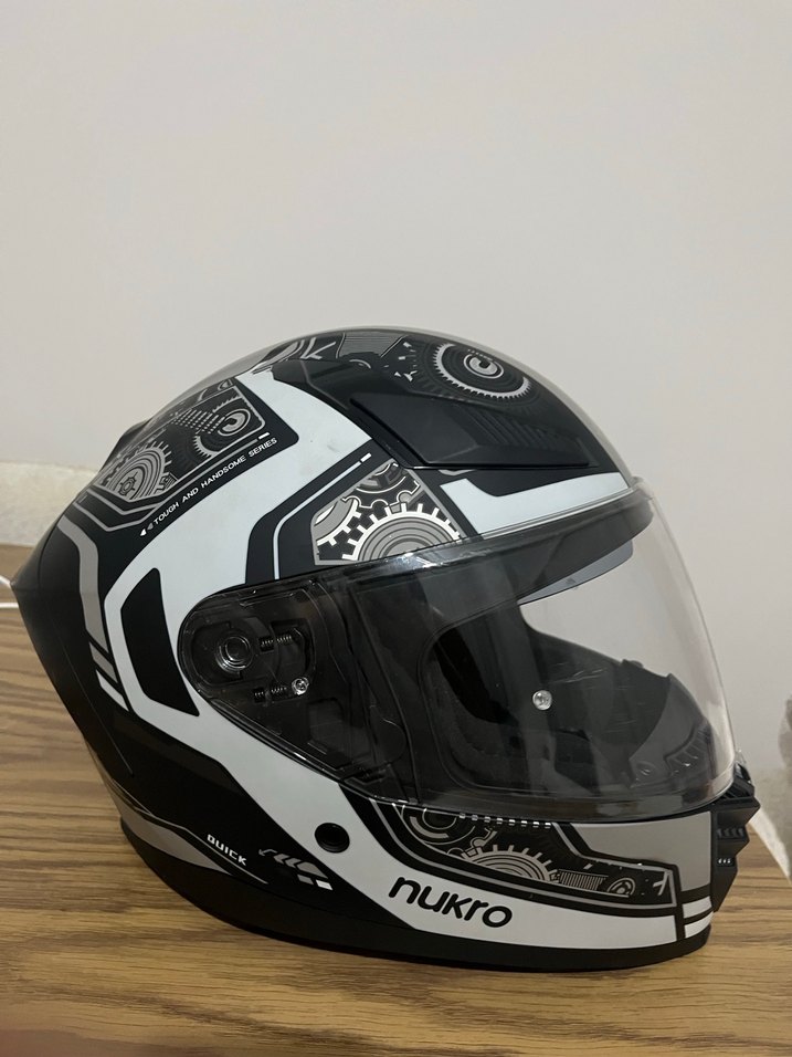 Beyaz Siyah Baskılı Motosiklet Kaskı - Görsel 2