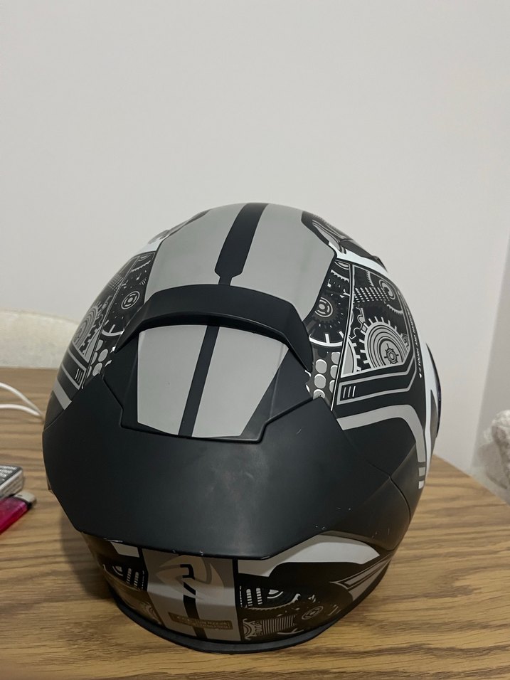 Beyaz Siyah Baskılı Motosiklet Kaskı - Görsel 3