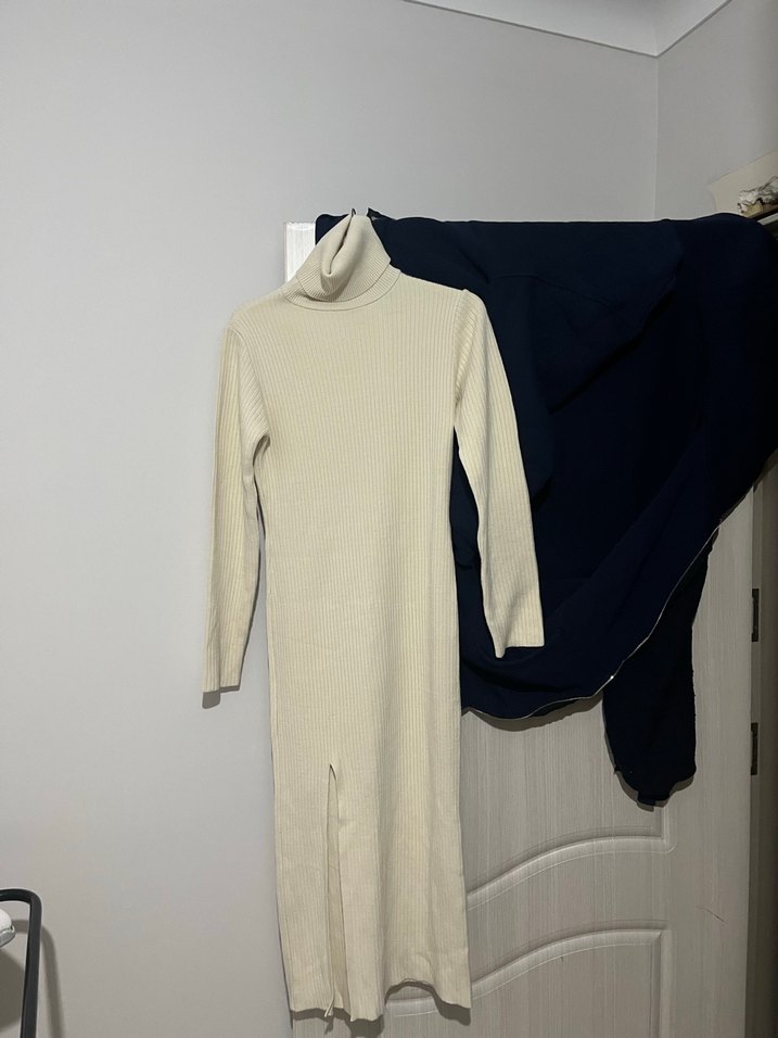 Bej Uzun Triko Elbise Yüksek Yakalı - Görsel 5