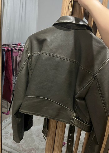 Kemer Detaylı koyu yeşil tonlarında Deri Kadın Ceket - Görsel 4