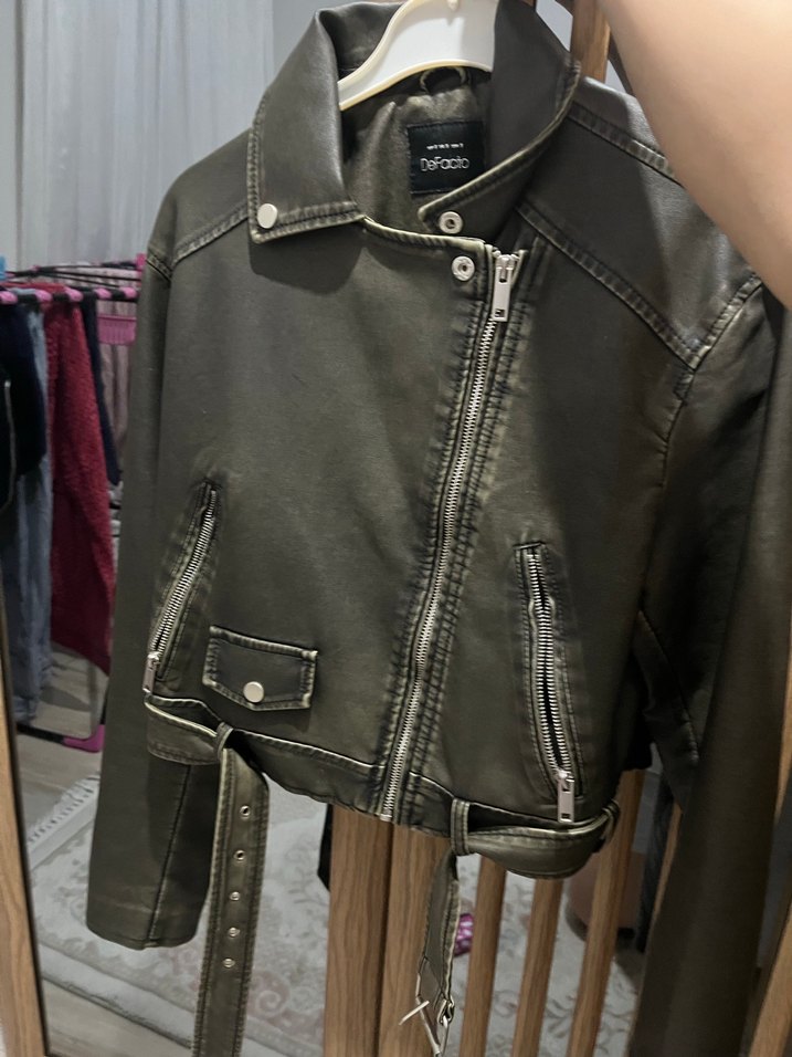 Kemer Detaylı koyu yeşil tonlarında Deri Kadın Ceket - Görsel 2