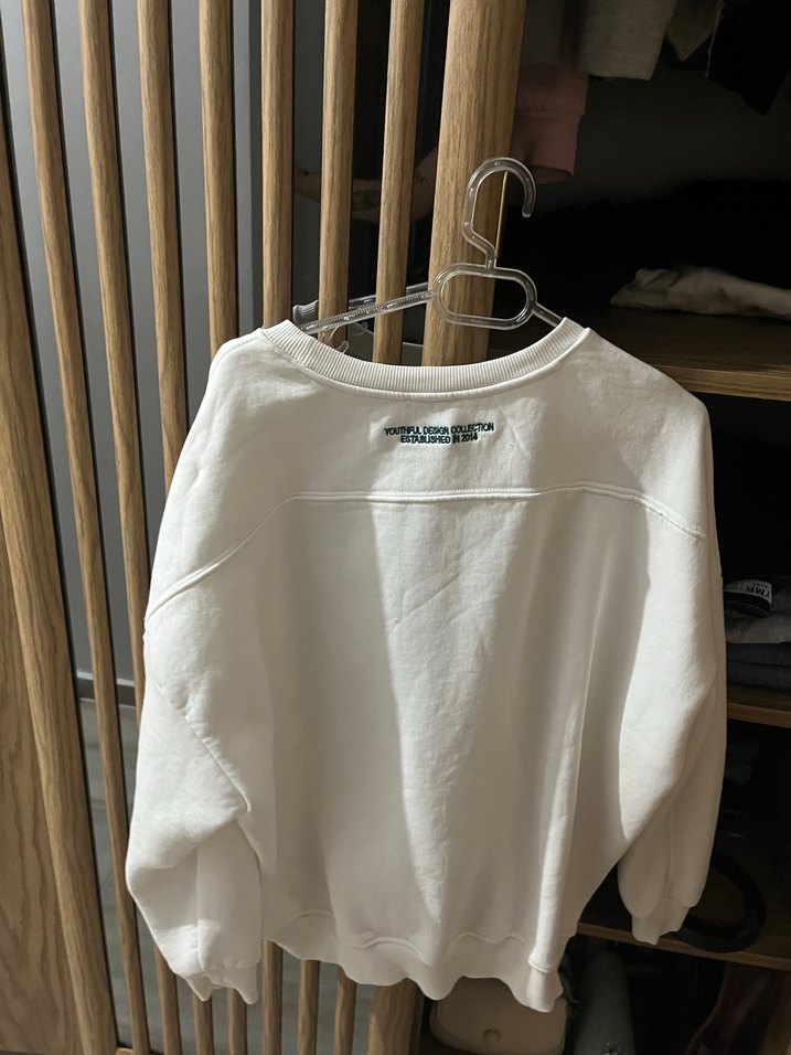 Beyaz Pamuklu Uzun Kollu Minimalist Sweatshirt - Görsel 2