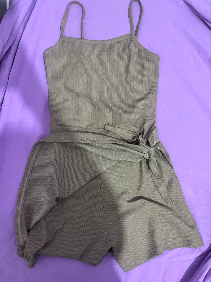 Kadın Gri Keten Kemerli Kısa Tulum - Görsel 2