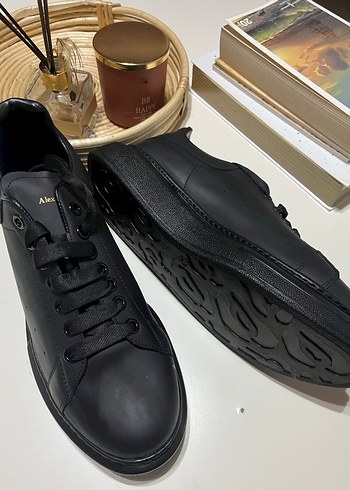 Alexander McQueen 44