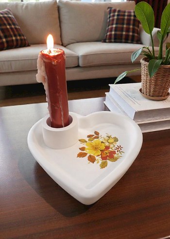 Çiçek Desenli Beyaz Kalp Mumluk - Görsel 2