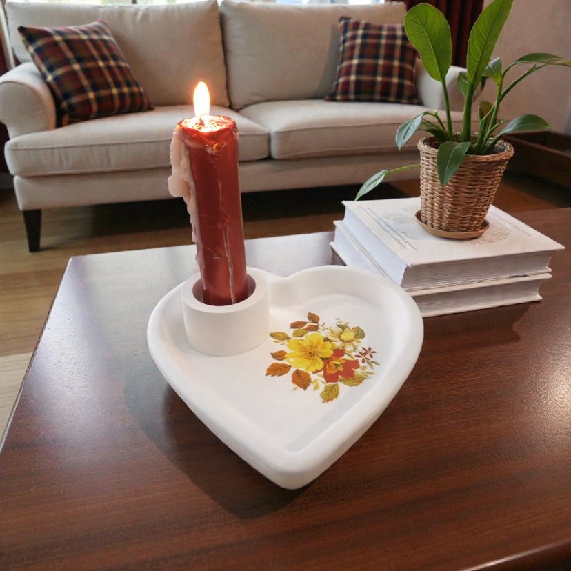 Çiçek Desenli Beyaz Kalp Mumluk - Görsel 2