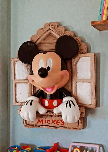 Renkli Mickey Mouse Figürü - Görsel 2