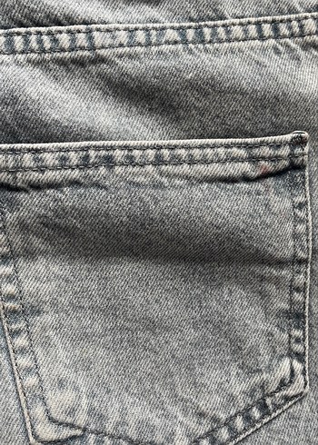 Gri Bağcıklı Yırtık Mini Kot Şort - Görsel 8