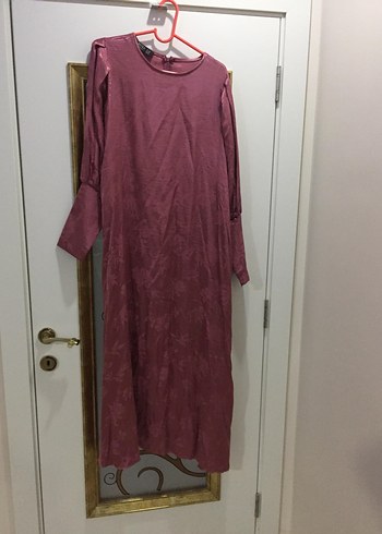 Bordo Saten Kadın Uzun Elbise abiyeolarakta giyilebilir - Görsel 3