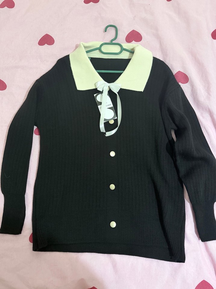 Siyah , Düğmeli Yakalı fiyonklu  Kadın Kazak - Görsel 2