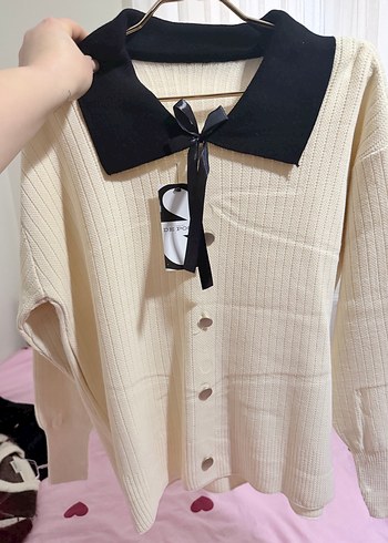 Siyah Yakalı Beyaz Örgü Kadın Kazak - Görsel 2