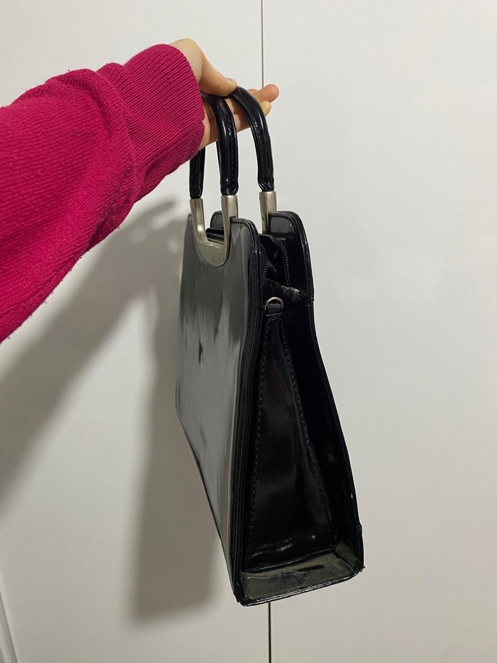 Parlak Siyah Deri  Kadın El Çantası - Görsel 2