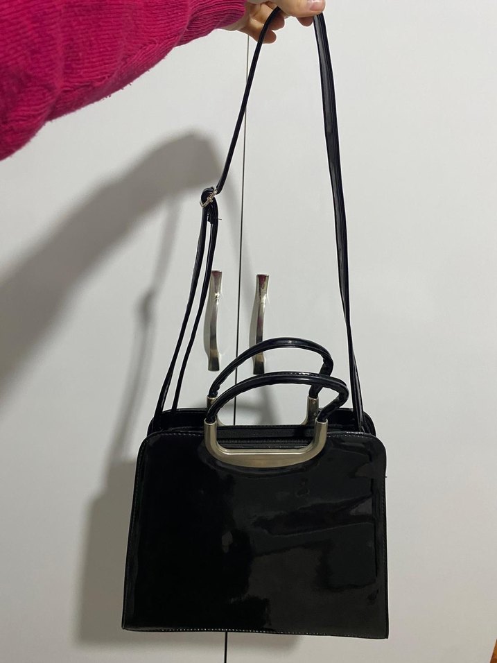 Parlak Siyah Deri  Kadın El Çantası - Görsel 3