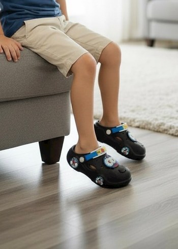 Siyah Baskılı Tokalı Erkek Çocuk Terliği - Görsel 2