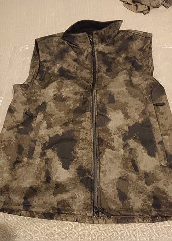 Erkek Kamuflaj Desenli V Yaka Kolsuz Ceket sıfır hiç kullanılms - Görsel 2