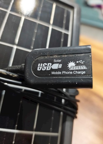 Siyah Güneş Enerjili Power Bank - Görsel 6