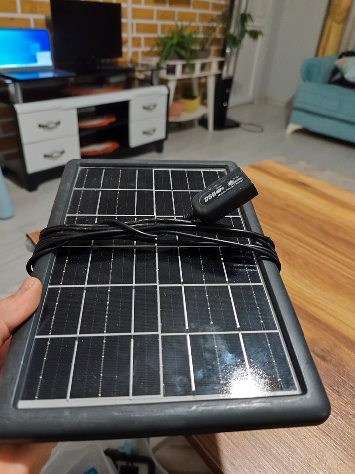 Siyah Güneş Enerjili Power Bank - Görsel 2