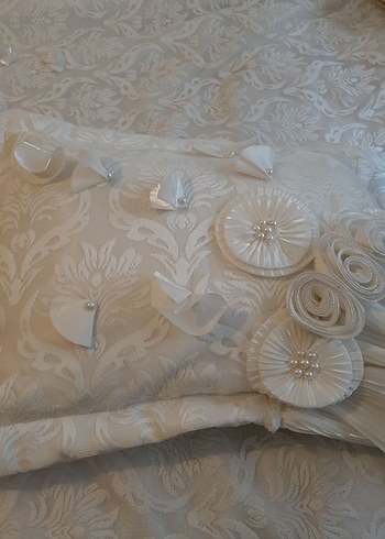 İşlemeli Beyaz Parlak Yatak Örtüsü - Görsel 7