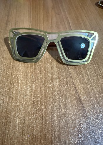 Kadın Vintage Transparan Haki Güneş Gözlüğü - Görsel 2