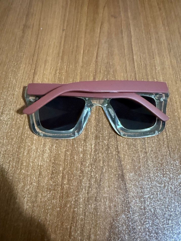 Kadın Vintage Transparan Haki Güneş Gözlüğü - Görsel 3