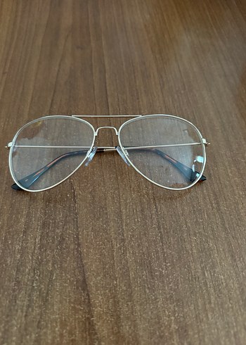 Şeffaf ve Parlak Bej Kadın Gözlüğü - Görsel 2