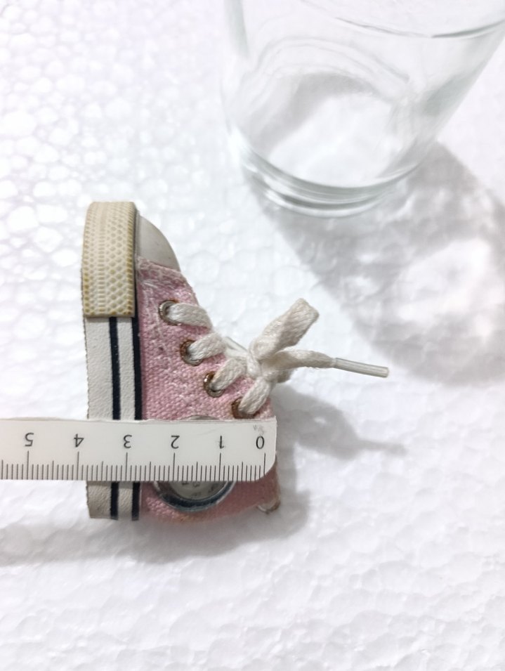 Pembe Kız Çocuk Ayakkabısı Saat Detaylı Anahtarlık - Görsel 5