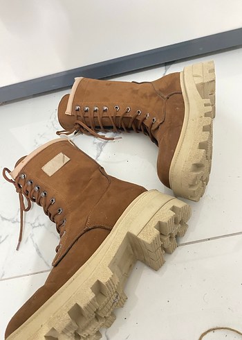 Süet Bej Platform Topuklu Kadın Bot - Görsel 3