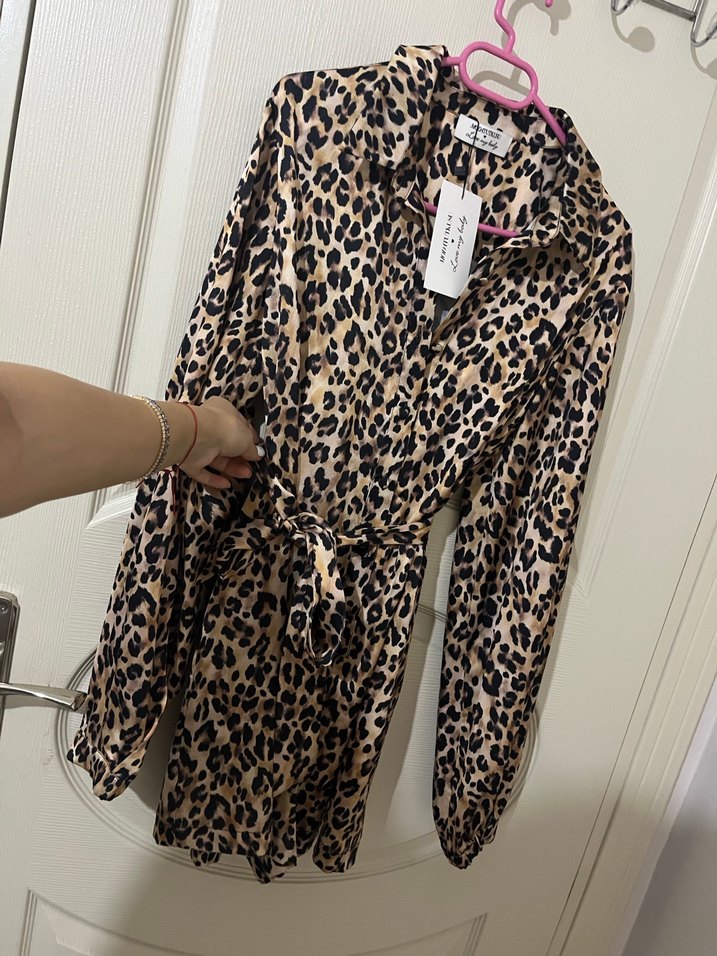 Leopar Desenli saten tulum - Görsel 3