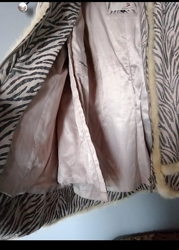 Kapüşonlu Gri Zebra Desenli Kısa Kadın Kürkü - Görsel 6