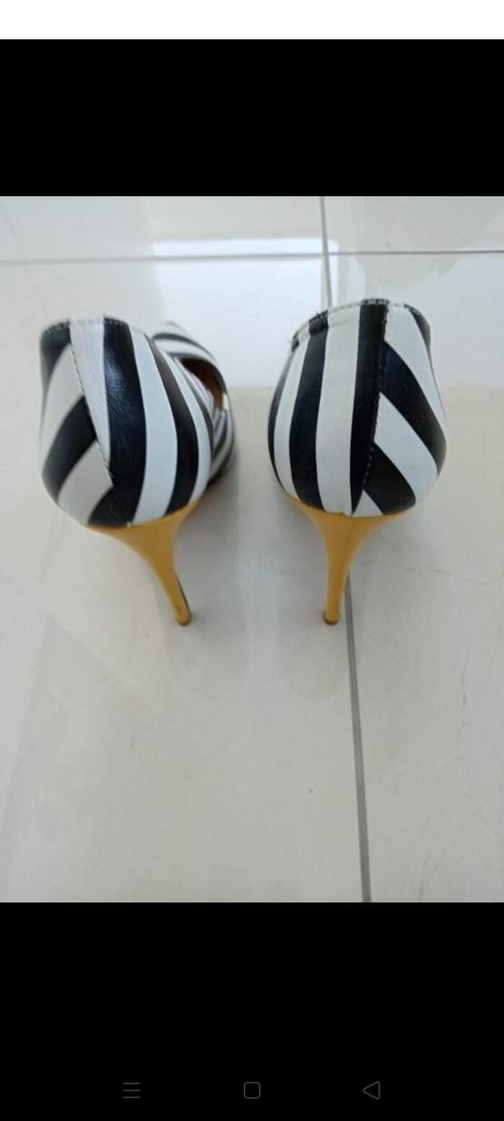 Zebra Desenli Beyaz Stiletto Kadın Ayakkabı - Görsel 5