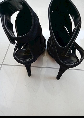 Siyah Süet Tokalı Stiletto Topuklu Bot - Görsel 2