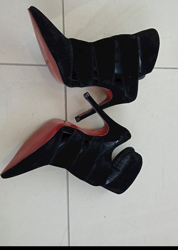 Siyah Süet Tokalı Stiletto Topuklu Bot - Görsel 4