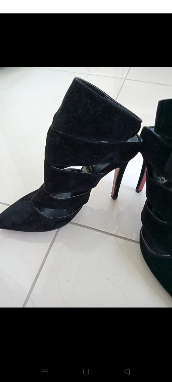 Siyah Süet Tokalı Stiletto Topuklu Bot - Görsel 3