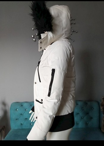 Beyaz Kürklü Kısa Kadın Kışlık Mont - Görsel 2